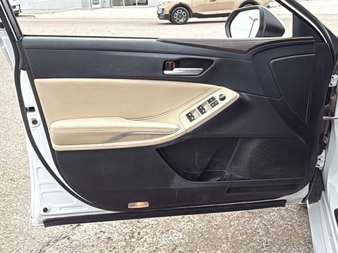 Used 2019 Toyota Avalon XLE image 8