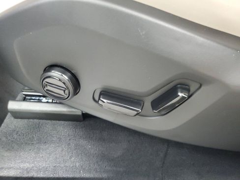 Certified 2026 Volvo XC90 B6 Plus w/ Protection Package Premier AWD/4WD image 22