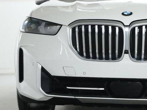Certified 2024 BMW X5 xDrive40i w/ Parking Assistance Package AWD/4WD image 7