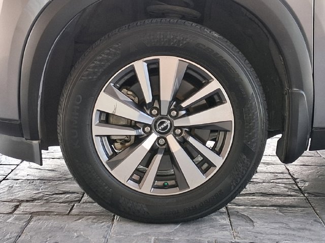 Used 2023 Nissan Pathfinder SL w/ Black Appearance Package FWD image 24