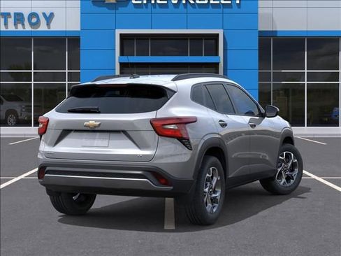 New 2026 Chevrolet Trax LT w/ Driver Confidence Package FWD image 4