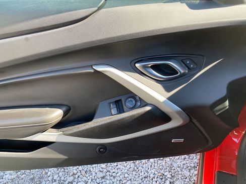 Used 2021 Chevrolet Camaro LT w/ Technology Package image 11