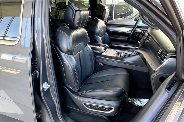 Used 2022 Jeep Grand Wagoneer Series I AWD/4WD image 6