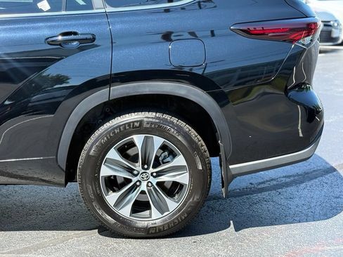 Used 2026 Toyota Highlander XLE AWD/4WD image 4