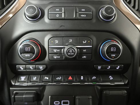 Used 2020 Chevrolet Silverado 3500 High Country w/ Z71 Off-Road Package image 32