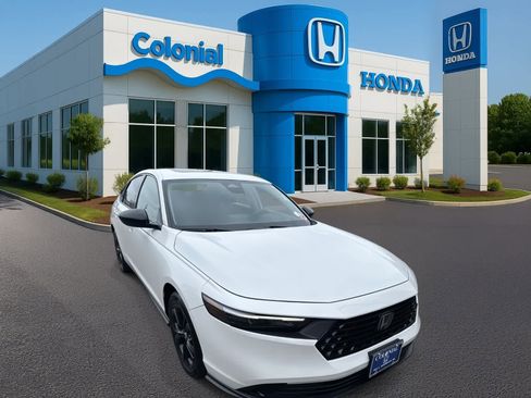 Used 2025 Honda Accord SE image 9