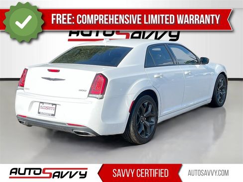 Used 2020 Chrysler 300 Touring w/ Sport Appearance Package image 7