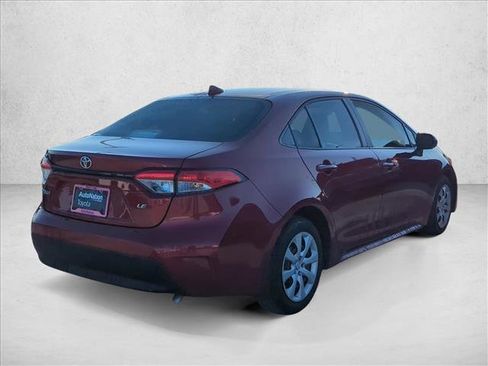 Used 2025 Toyota Corolla LE image 5