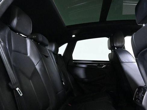 Certified 2018 Porsche Macan S AWD/4WD image 19