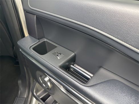 Used 2024 Ford Expedition XLT image 18