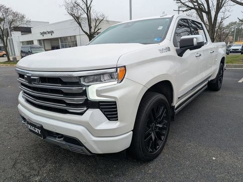 Used 2024 Chevrolet Silverado 1500 High Country w/ High Country Premium Package image 4