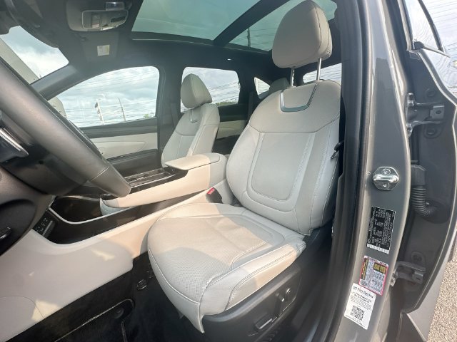 Used 2025 Hyundai Tucson Limited AWD/4WD image 14