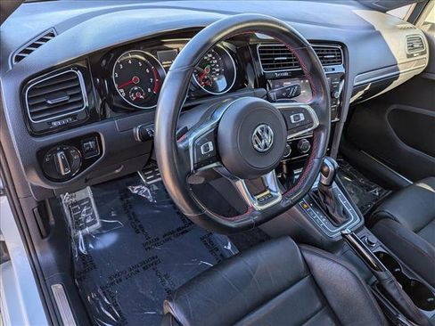 Used 2020 Volkswagen GTI SE image 10