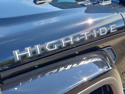 New 2025 Jeep Gladiator High Tide image 25