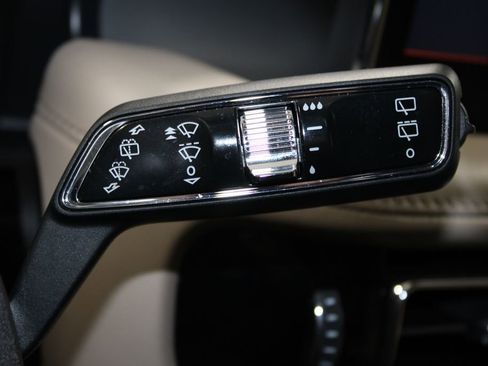 Used 2023 Lincoln Nautilus AWD w/ Premium Package image 39