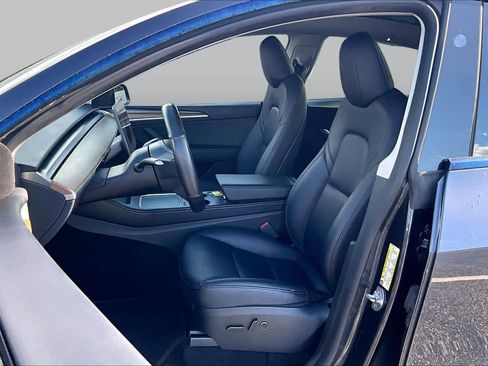 Used 2024 Tesla Model Y 2WD image 7