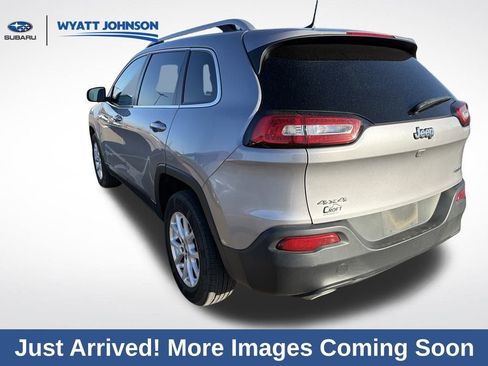 Used 2018 Jeep Cherokee Latitude Plus image 5