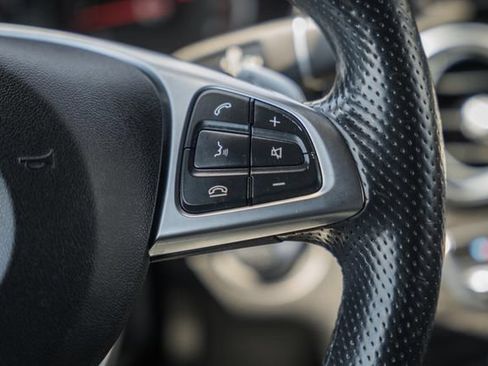 Used 2019 Mercedes-Benz GLC 300 4MATIC image 27