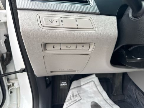 Used 2017 Hyundai Sonata SE FWD image 17