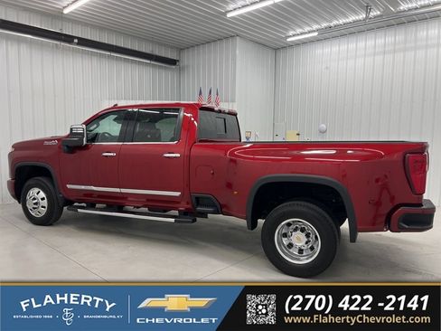 Used 2025 Chevrolet Silverado 3500 High Country w/ Technology Package AWD/4WD image 5