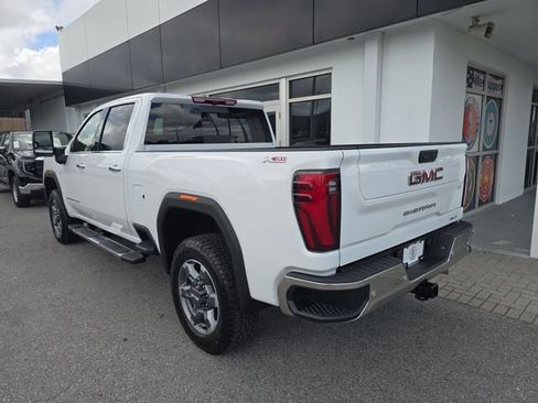 New 2026 GMC Sierra 2500 SLT w/ SLT Premium Package AWD/4WD image 5