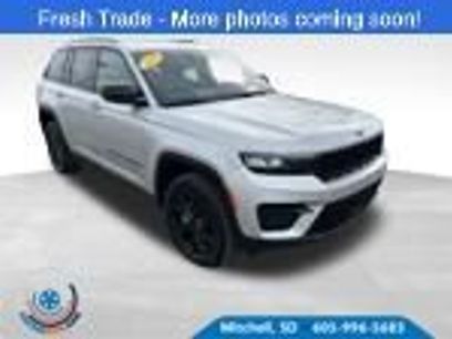 Used 2024 Jeep Grand Cherokee Altitude