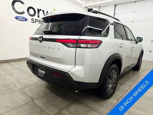 Used 2025 Nissan Pathfinder SV FWD image 5