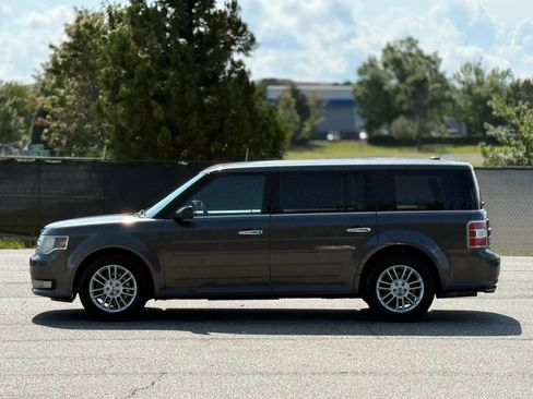 Used 2017 Ford Flex SEL w/ Equipment Group 202A AWD/4WD image 8