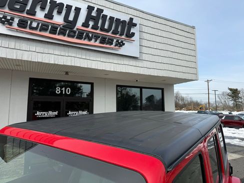 Used 2021 Jeep Wrangler Unlimited Rubicon image 12