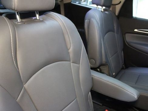 Used 2019 Buick Enclave Premium w/ Experience Buick Package AWD/4WD image 14