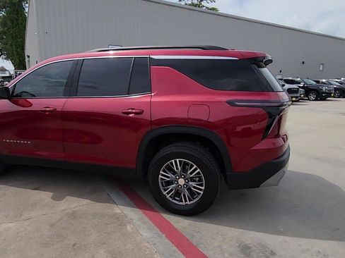 Certified 2025 Chevrolet Traverse LT w/ Driver Confidence Package FWD image 6