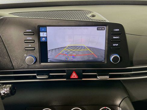 Certified 2025 Hyundai Elantra SE FWD image 14