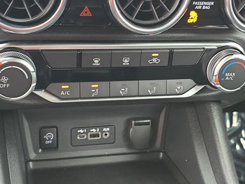 Certified 2025 Nissan Sentra SV FWD image 22
