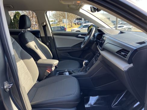 Used 2024 Volkswagen Taos SE image 34