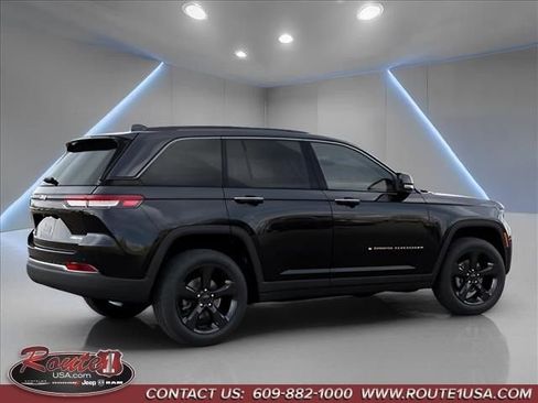New 2026 Jeep Grand Cherokee Limited w/ Limited Altitude Package image 4