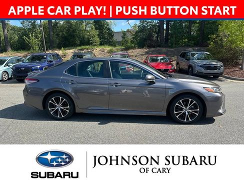 Used 2019 Toyota Camry SE w/ Convenience Package FWD image 3