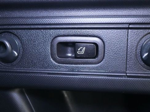 Used 2022 Subaru Forester Limited image 25