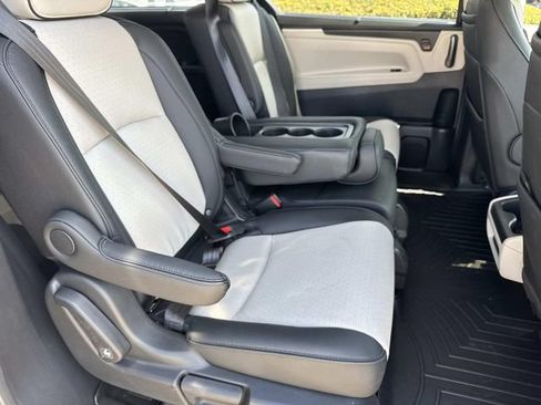 Used 2026 Honda Odyssey Elite image 12