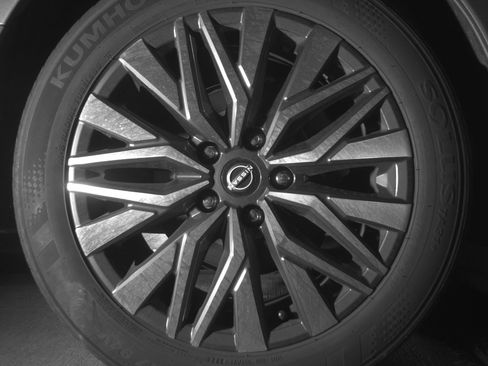 Used 2025 Nissan Altima 2.5 SV FWD image 15