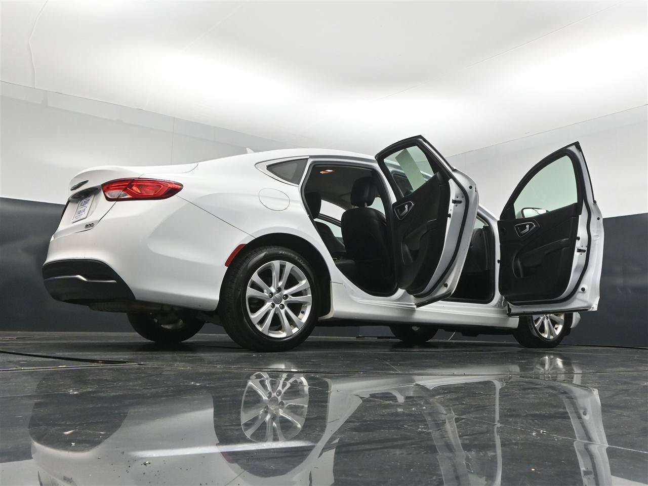 Used 2017 Chrysler 200 Limited Platinum w/ Comfort & Convenience Group FWD image 40