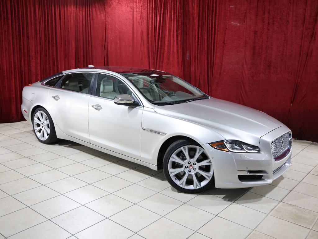 Used 2017 Jaguar XJ L Portfolio RWD image 2