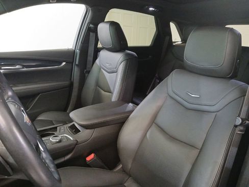 Certified 2024 Cadillac XT5 Premium Luxury AWD/4WD image 17