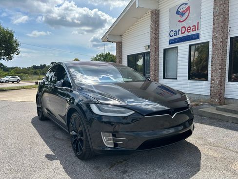 Used 2017 Tesla Model X 100D image 1
