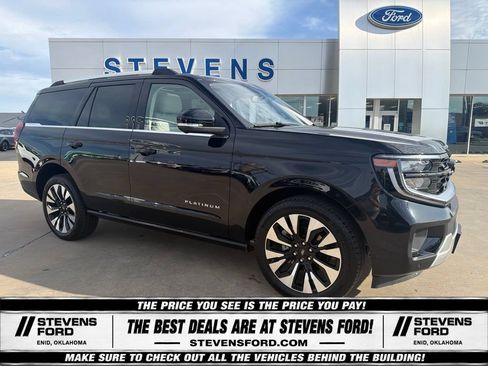 Used 2025 Ford Expedition Platinum w/ Driver's Package AWD/4WD image 1