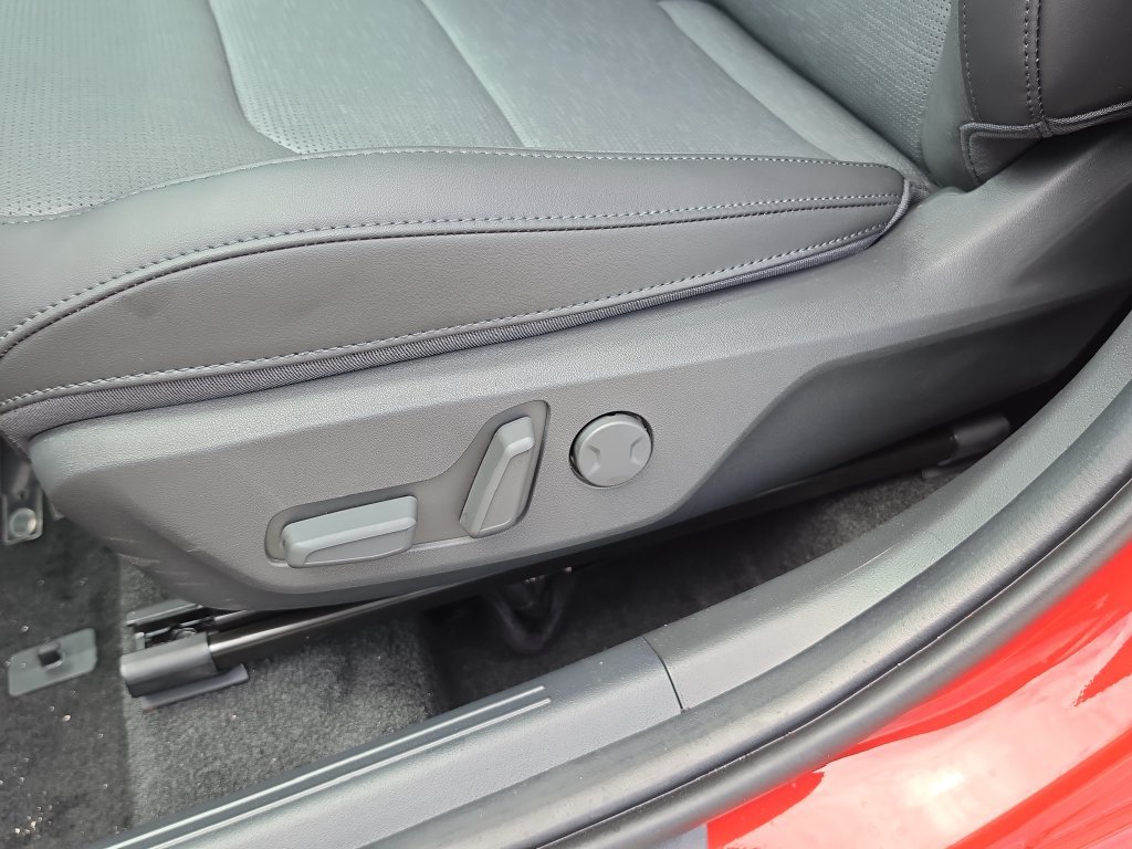New 2026 Kia Niro SX Touring FWD image 21
