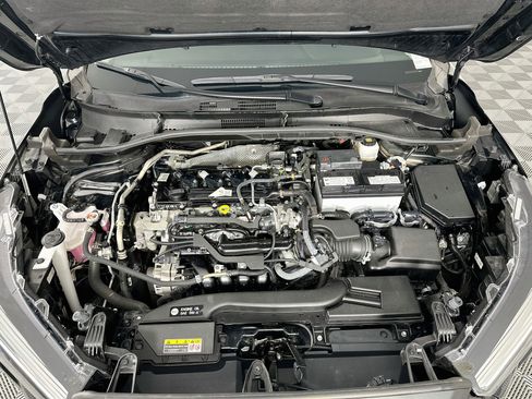 Used 2025 Toyota Corolla Cross XLE FWD image 33