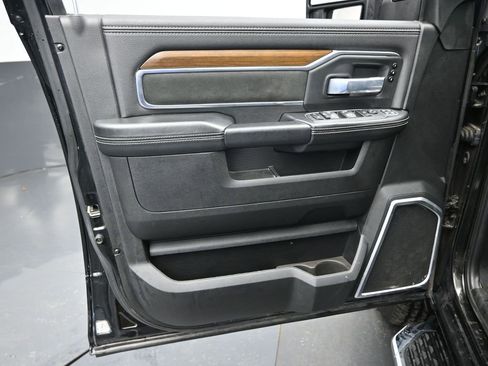 Used 2024 RAM 2500 Laramie image 27