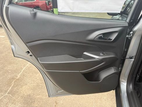 New 2026 Chevrolet Trax RS w/ Sunroof Package image 28