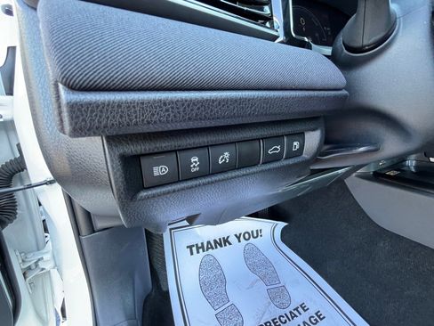 Used 2025 Toyota Camry LE image 12