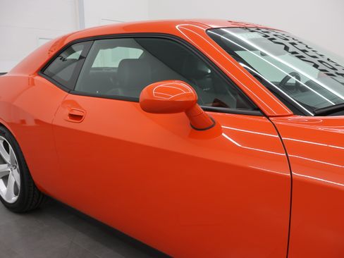 Used 2009 Dodge Challenger SRT8 w/ SRT Option Group II RWD image 25